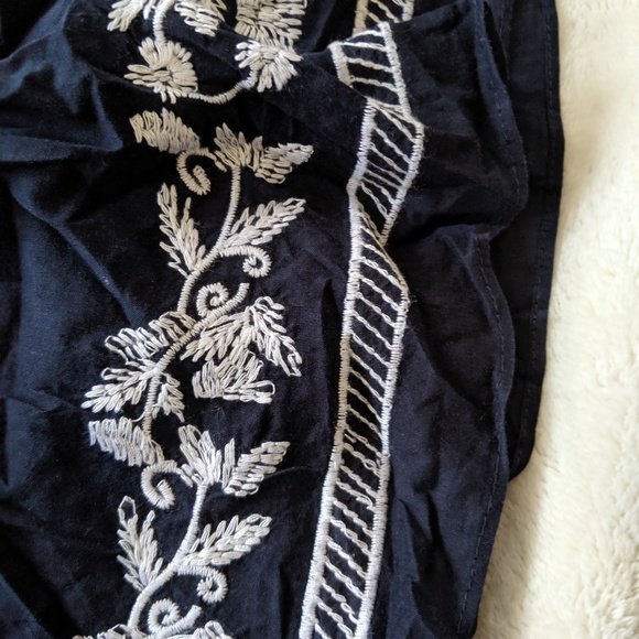 Aeropostale embroidery skirt - Picture 2 of 2